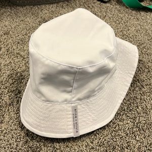 reversible alice + olivia bucket hat
